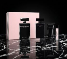 Narciso Rodriguez For Her Eau de Toilette Gift Set (100 ml + 10 ml Travel Spray + 50 ml Body Lotion)
